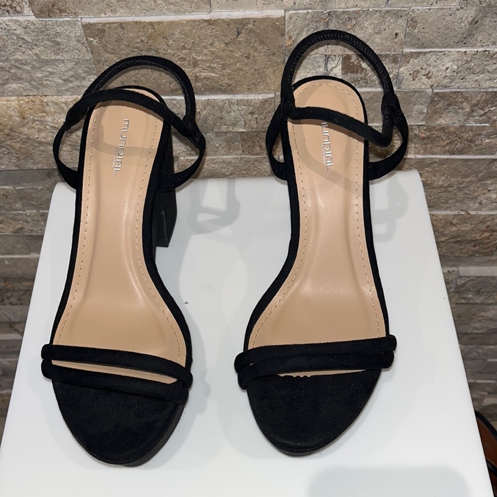 NWOT Mundial strapy platform black faux suede SIZE 9